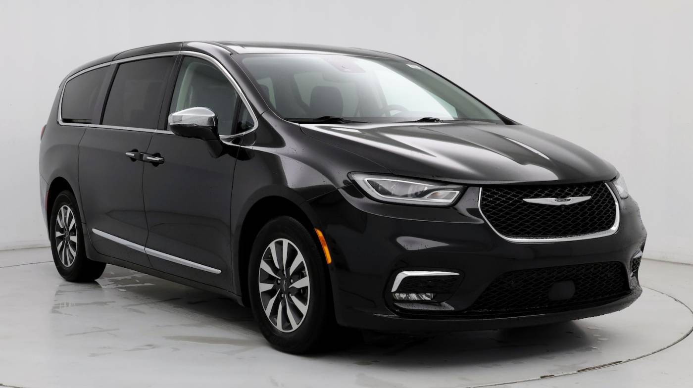 2022 Chrysler Pacifica Hybrid Limited — Minivan — 40,723 mi — Franklin, TN