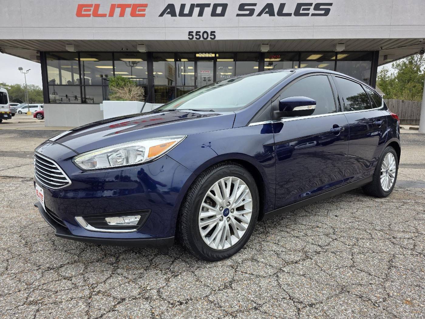2017 Ford Focus Titanium — Hatchback — 28,988 mi — Wichita, KS