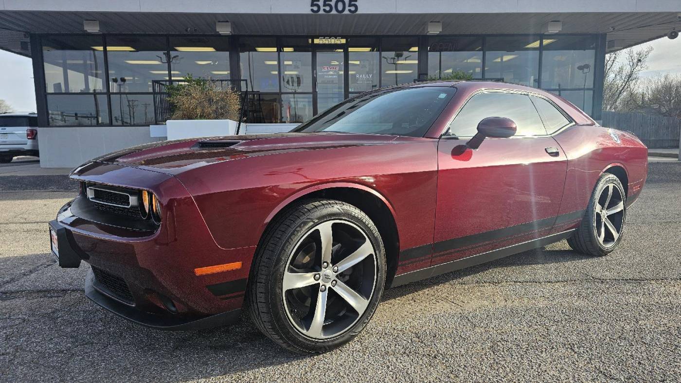 2019 Dodge Challenger SXT — Coupe — 73,258 mi — Wichita, KS