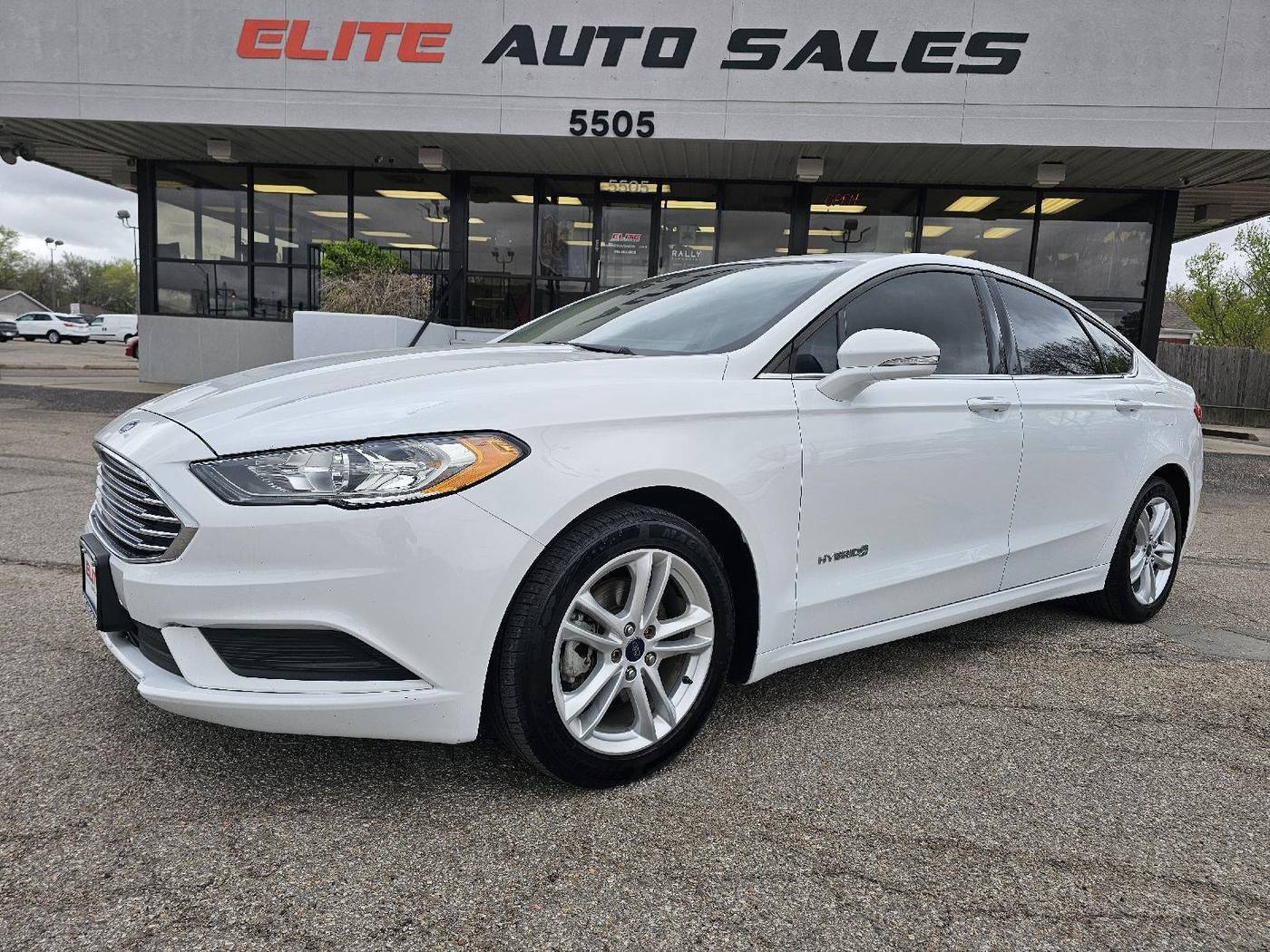 2018 Ford Fusion Hybrid SE — Sedan — 99,006 mi — Wichita, KS