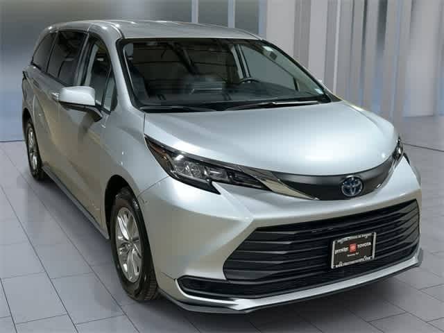 2021 Toyota Sienna LE — Minivan — 15,217 mi — Ramsey, NJ
