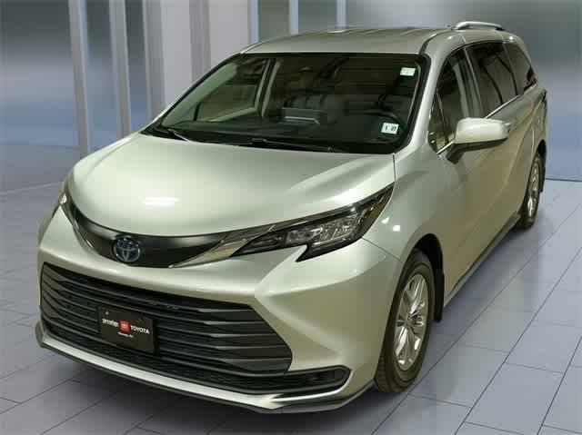 2022 Toyota Sienna LE — Minivan — 38,386 mi — Ramsey, NJ