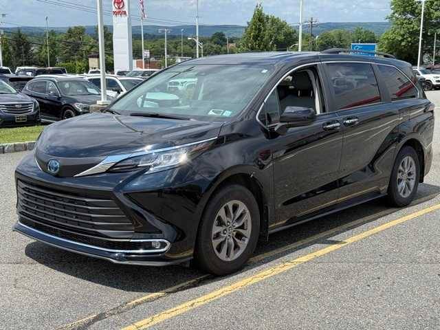 2023 Toyota Sienna XLE — Minivan — 32,615 mi — Ramsey, NJ