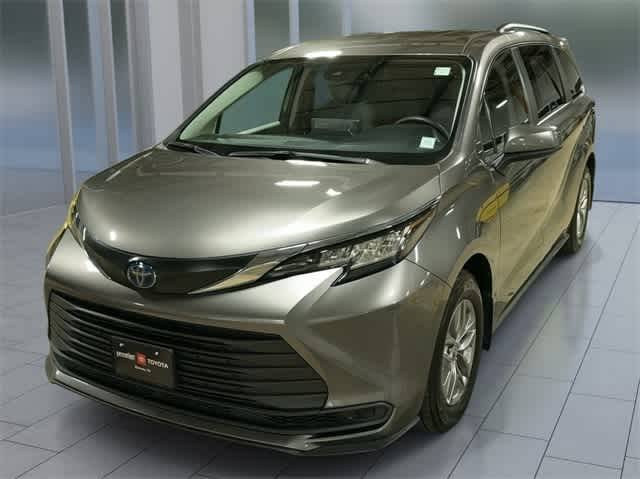2023 Toyota Sienna LE — Minivan — 77,357 mi — Ramsey, NJ