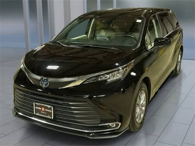 2021 Toyota Sienna XLE — Minivan — 37,203 mi — Ramsey, NJ