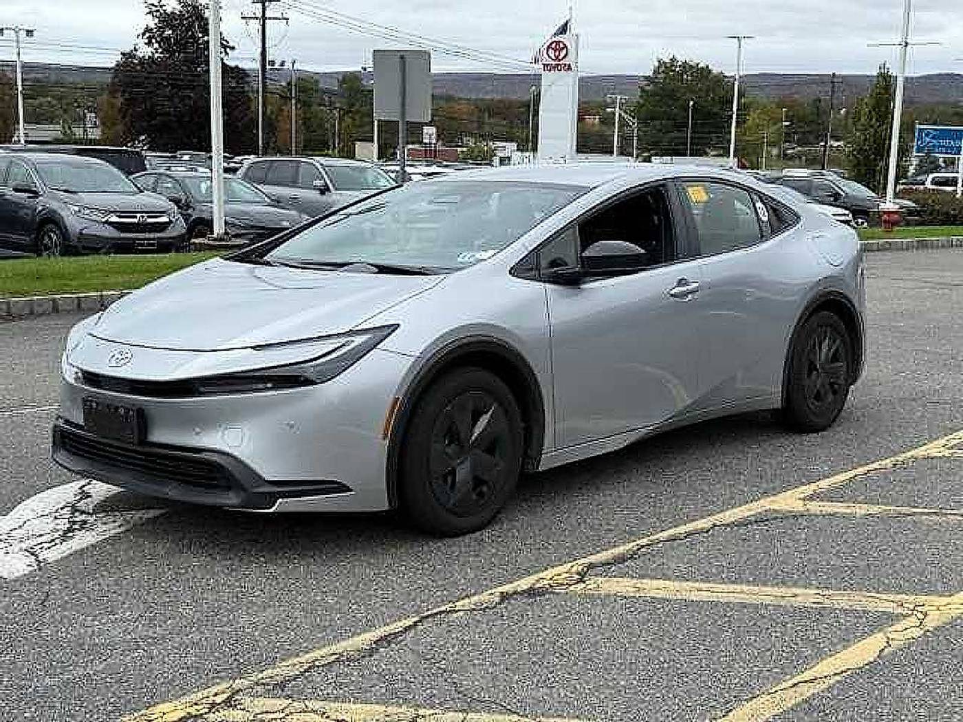 2024 Toyota Prius LE — Hatchback — 16,270 mi — Ramsey, NJ
