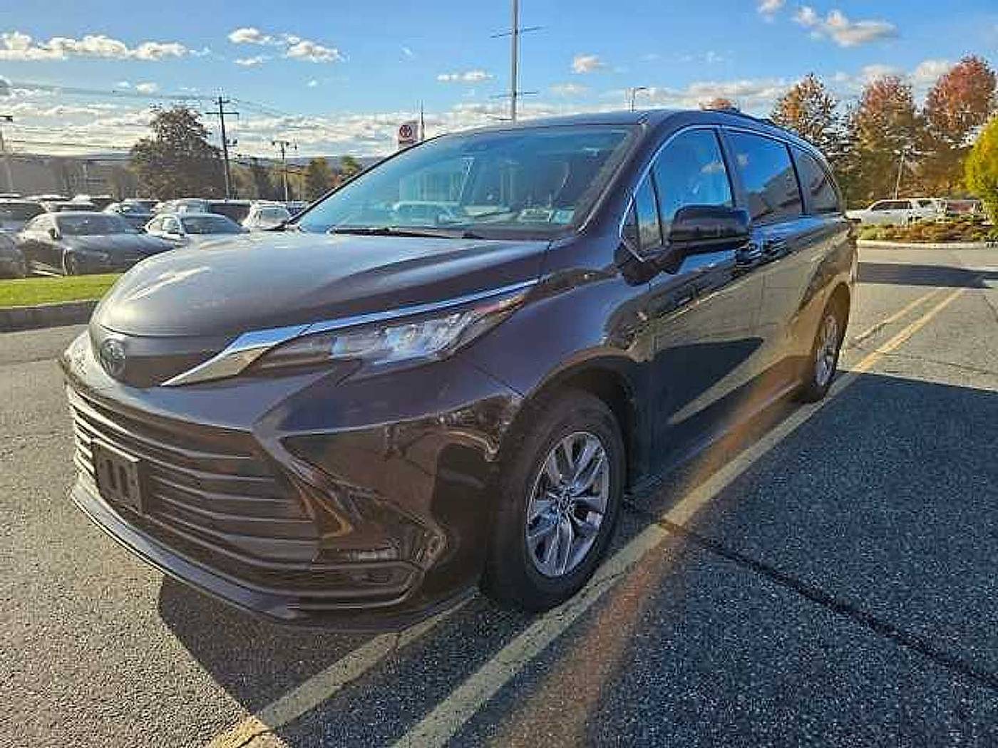 2022 Toyota Sienna LE — Minivan — 32,130 mi — Ramsey, NJ