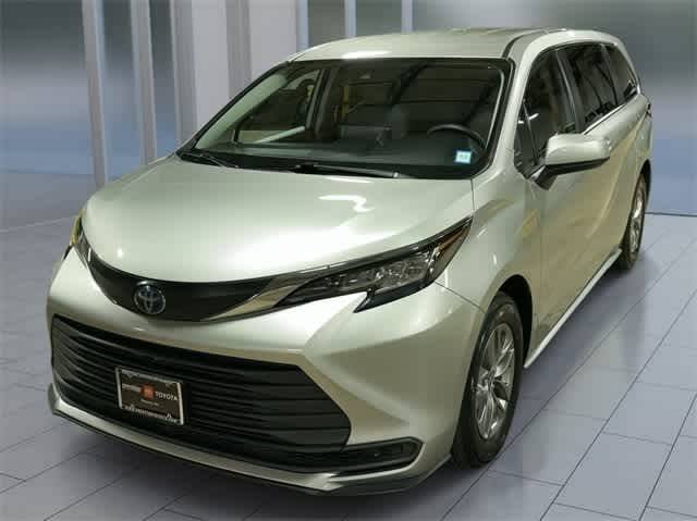 2021 Toyota Sienna LE — Minivan — 68,722 mi — Ramsey, NJ