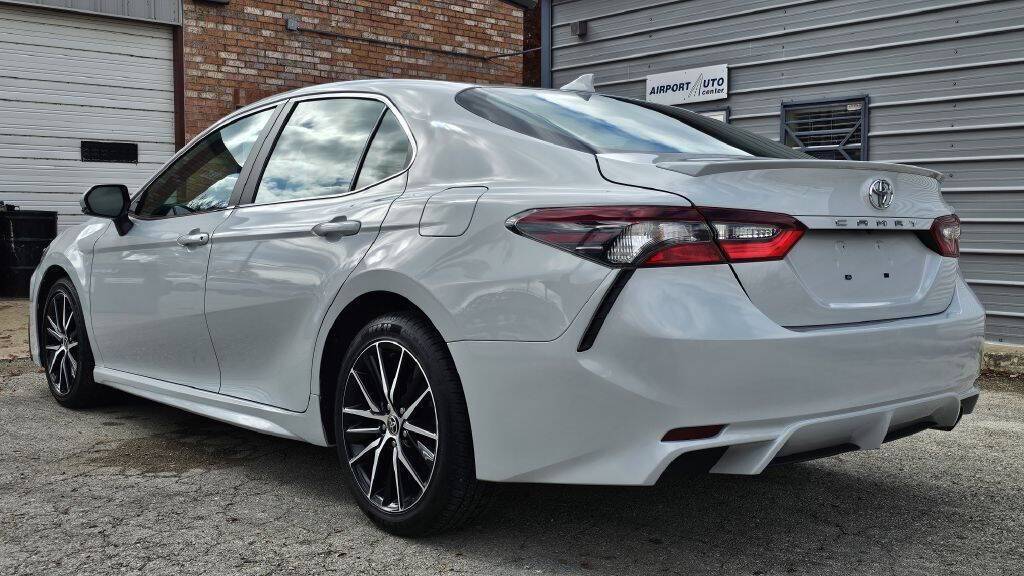 2022 Toyota Camry SE — Sedan — 58,701 mi — Austin, TX