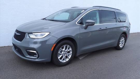 2022 Chrysler Pacifica Touring L — Minivan — 70,546 mi — Indianapolis, IN