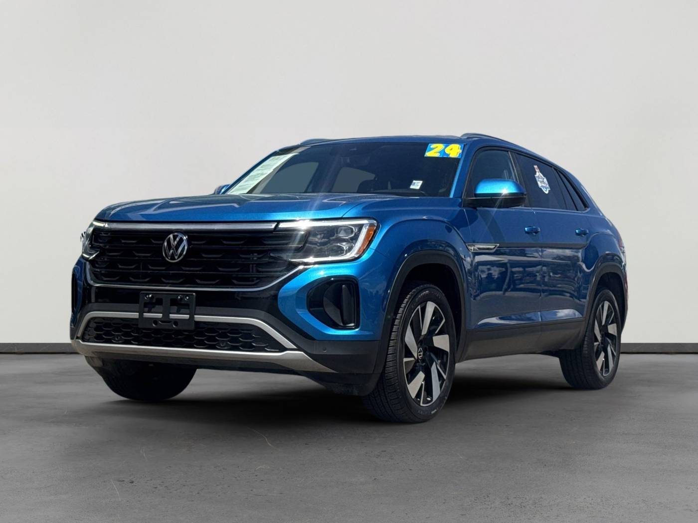 2024 Volkswagen Atlas Cross Sport SE with Technology — SUV — 46,241 mi — Tucson, AZ