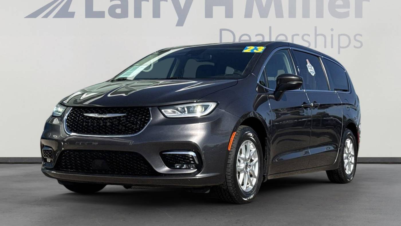 2023 Chrysler Pacifica Touring L — Minivan — 48,940 mi — Tucson, AZ