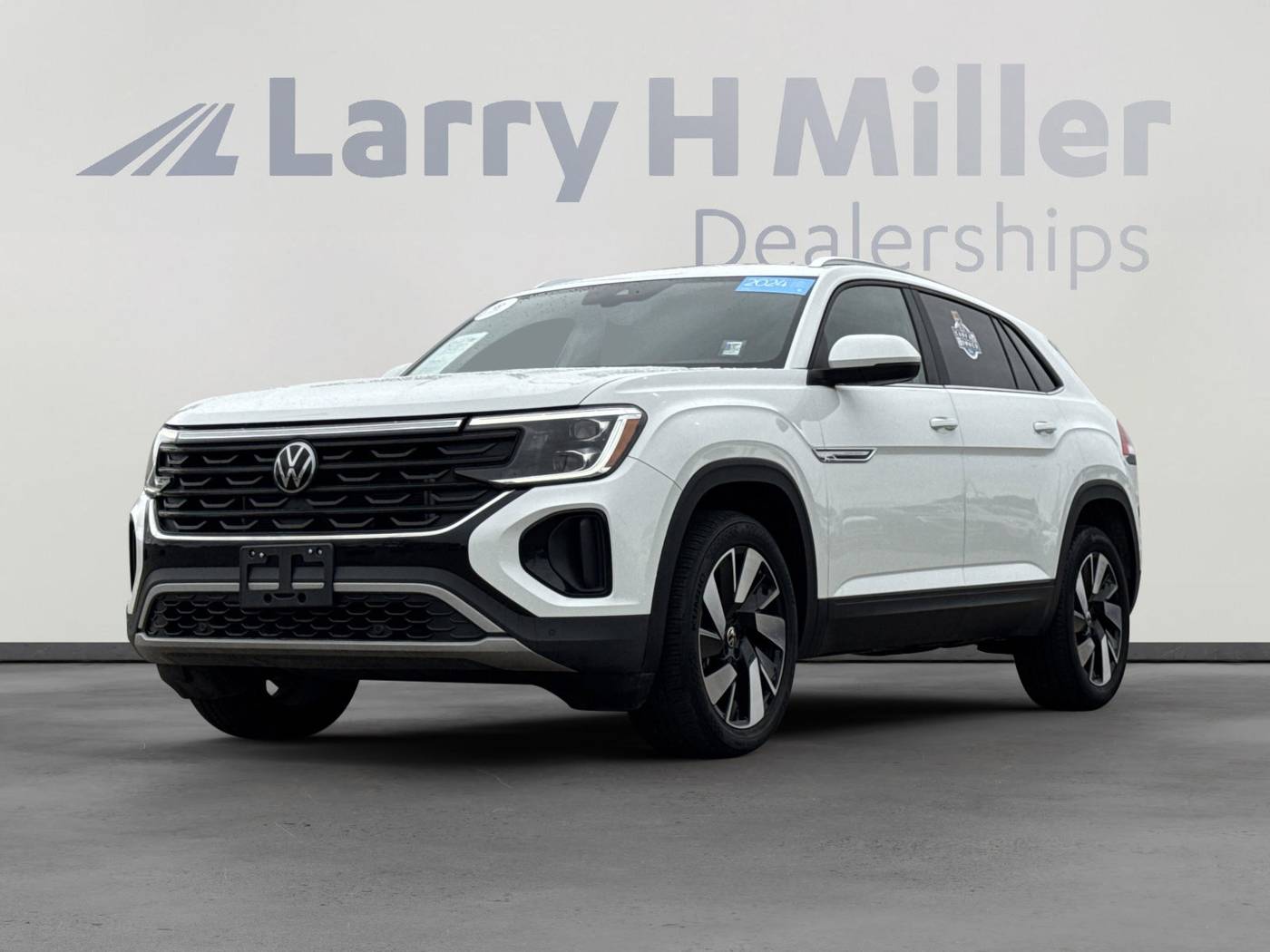 2024 Volkswagen Atlas Cross Sport SE with Technology — SUV — 30,508 mi — Tucson, AZ
