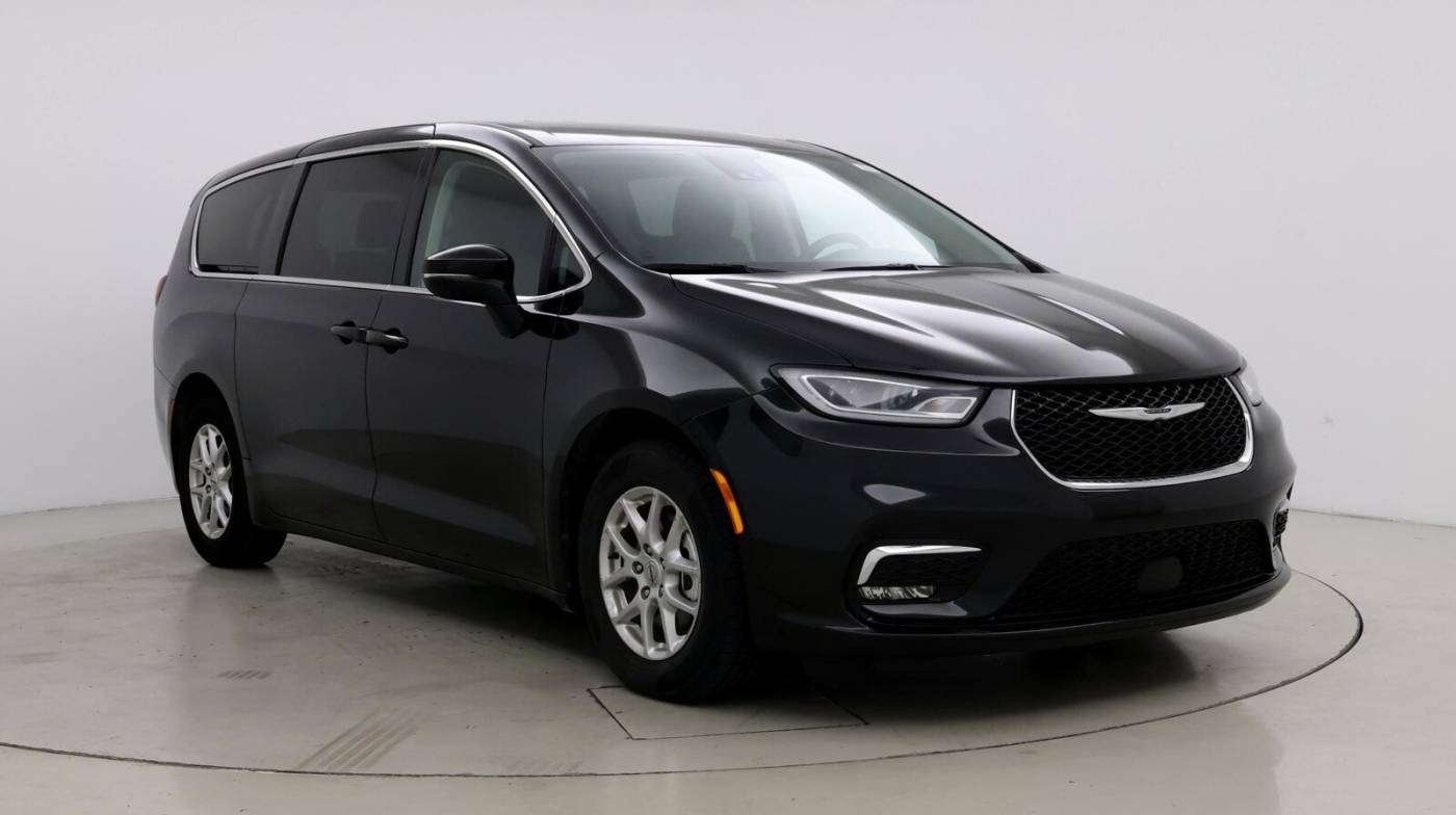 2023 Chrysler Pacifica Touring L — Minivan — 55,120 mi — Fort Myers, FL