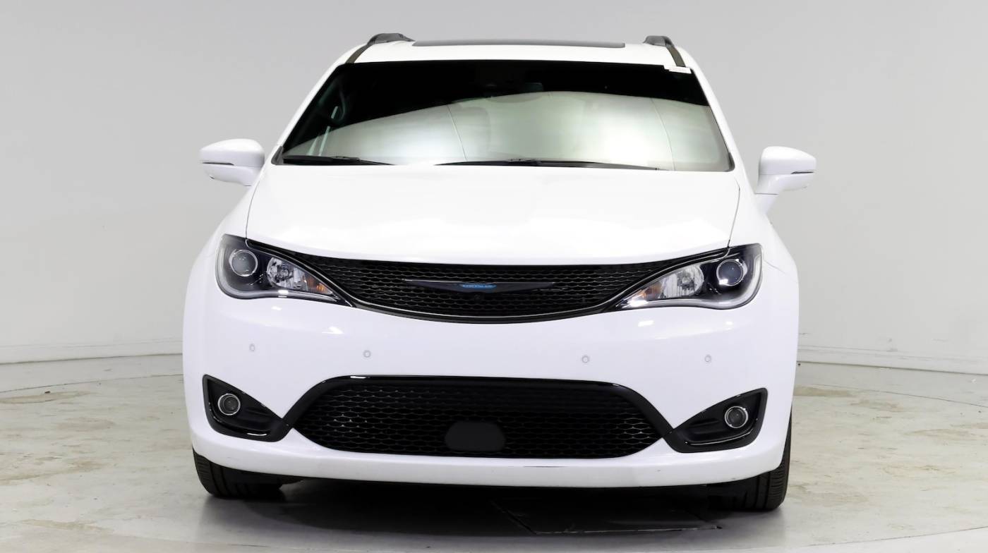 2020 Chrysler Pacifica Hybrid Limited — Minivan — 32,231 mi — Fort Myers, FL