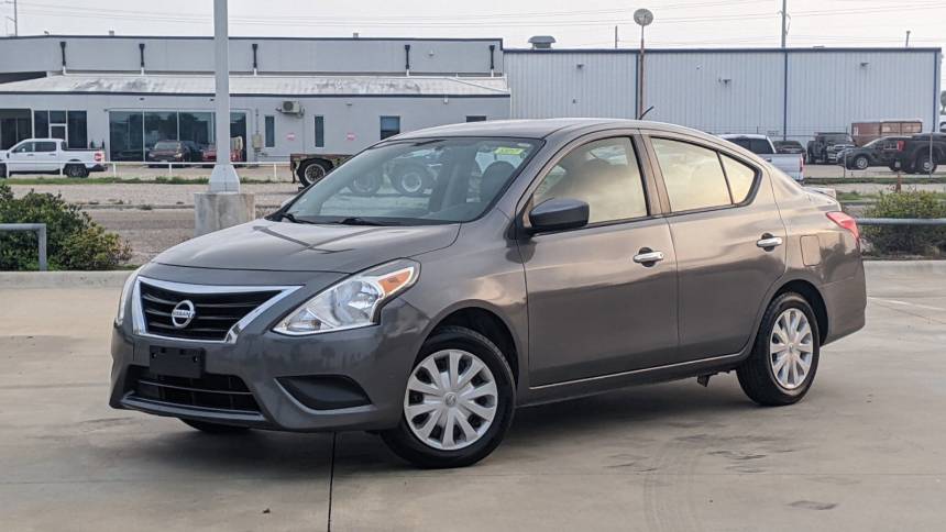 2018 nissan versa grey