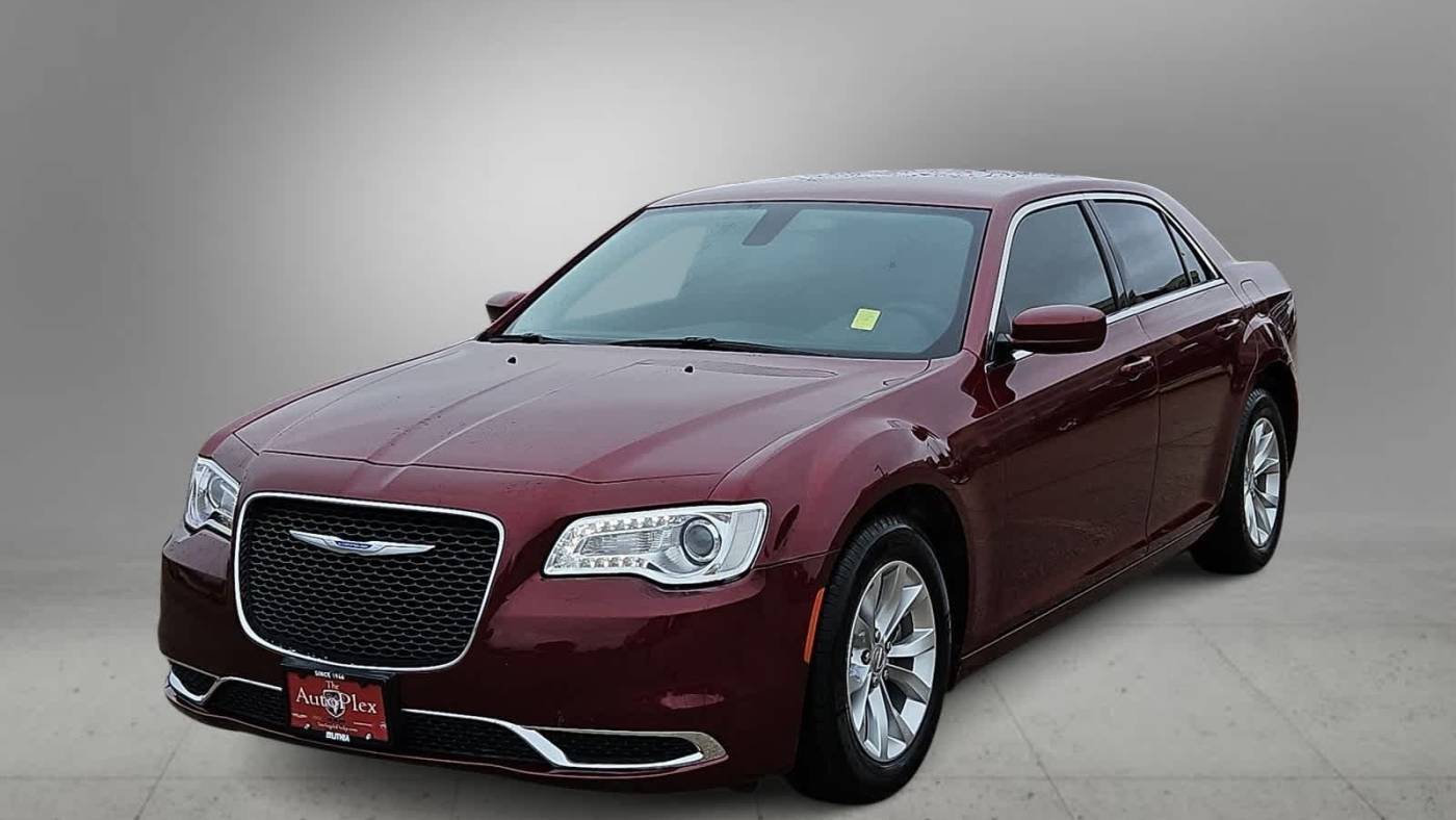 2023 Chrysler 300 Touring — Sedan — 5,171 mi — San Angelo, TX