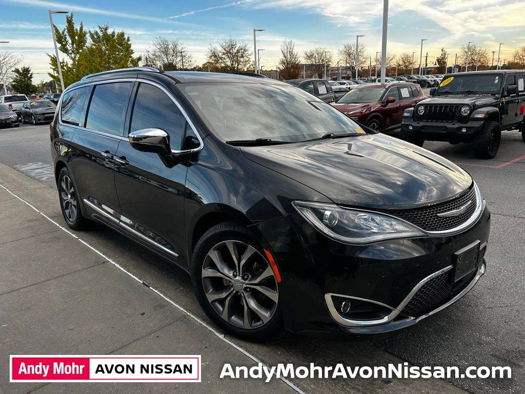 2017 Chrysler Pacifica Limited — Minivan — 125,568 mi — Avon, IN