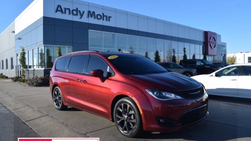 2019 Chrysler Pacifica Touring L Plus — Minivan — 126,595 mi — Avon, IN