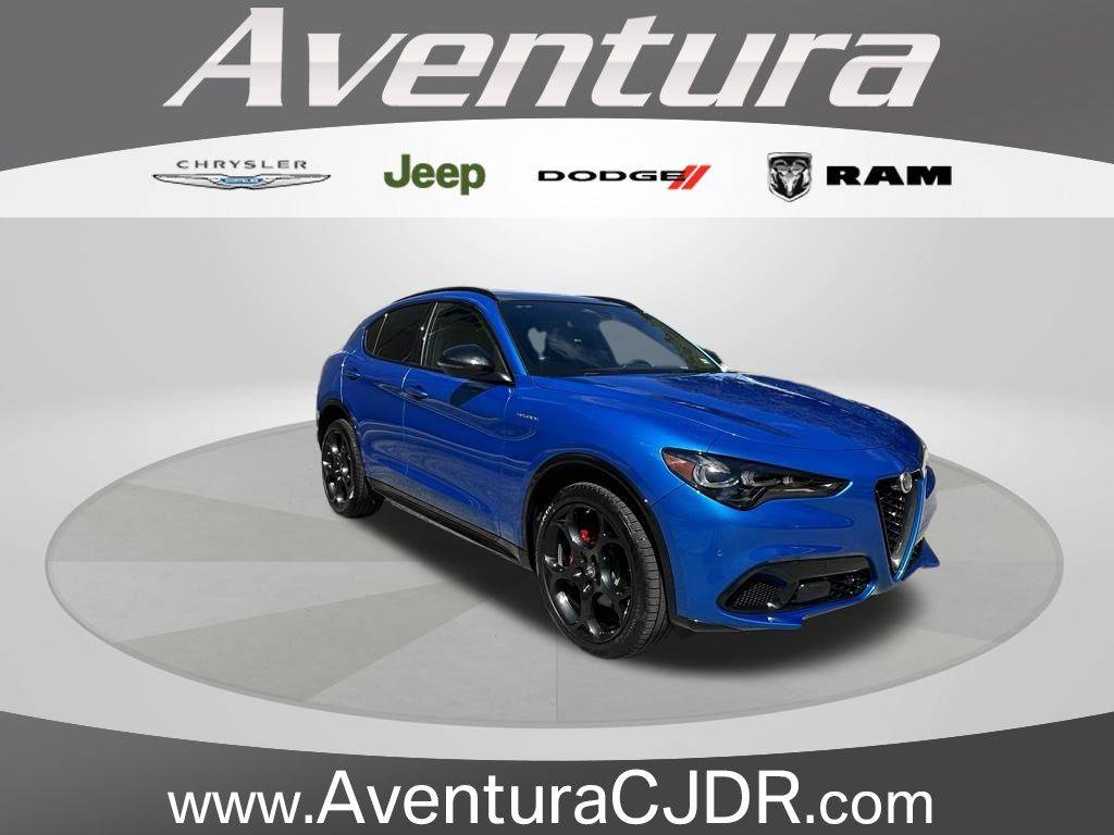 2025 Alfa Romeo Stelvio Sprint — SUV — 889 mi — North Miami Beach, FL