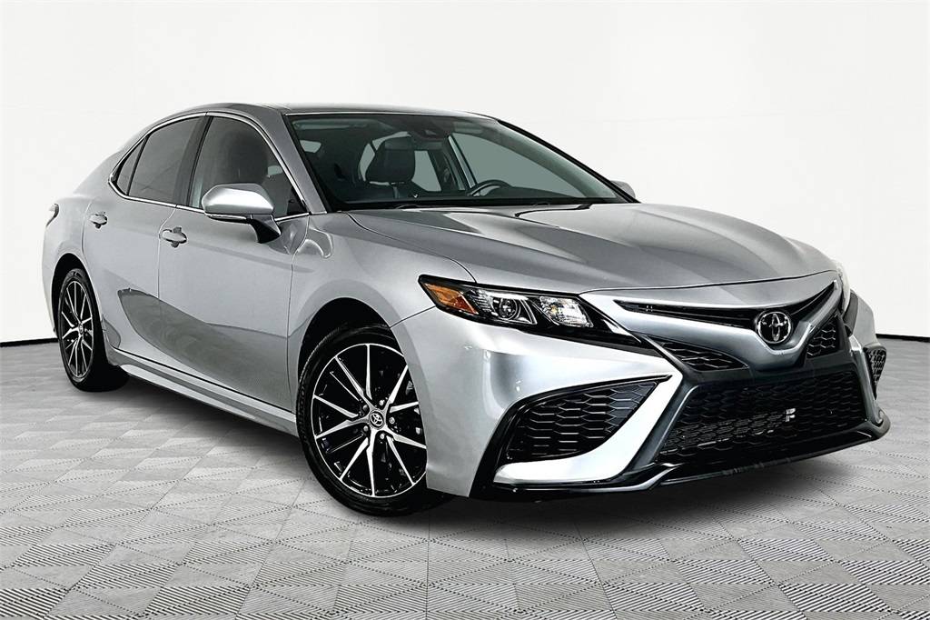 2024 Toyota Camry SE — Sedan — 14,676 mi — Olive Branch, MS