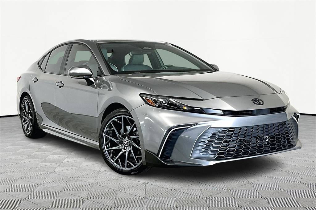 2025 Toyota Camry SE — Sedan — 5,061 mi — Olive Branch, MS