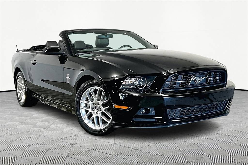 2014 Ford Mustang V6 Premium — Convertible — 44,188 mi — Olive Branch, MS