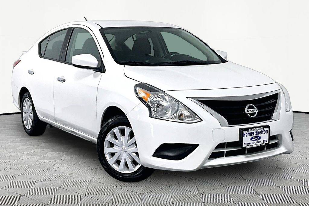 2019 Nissan Versa SV