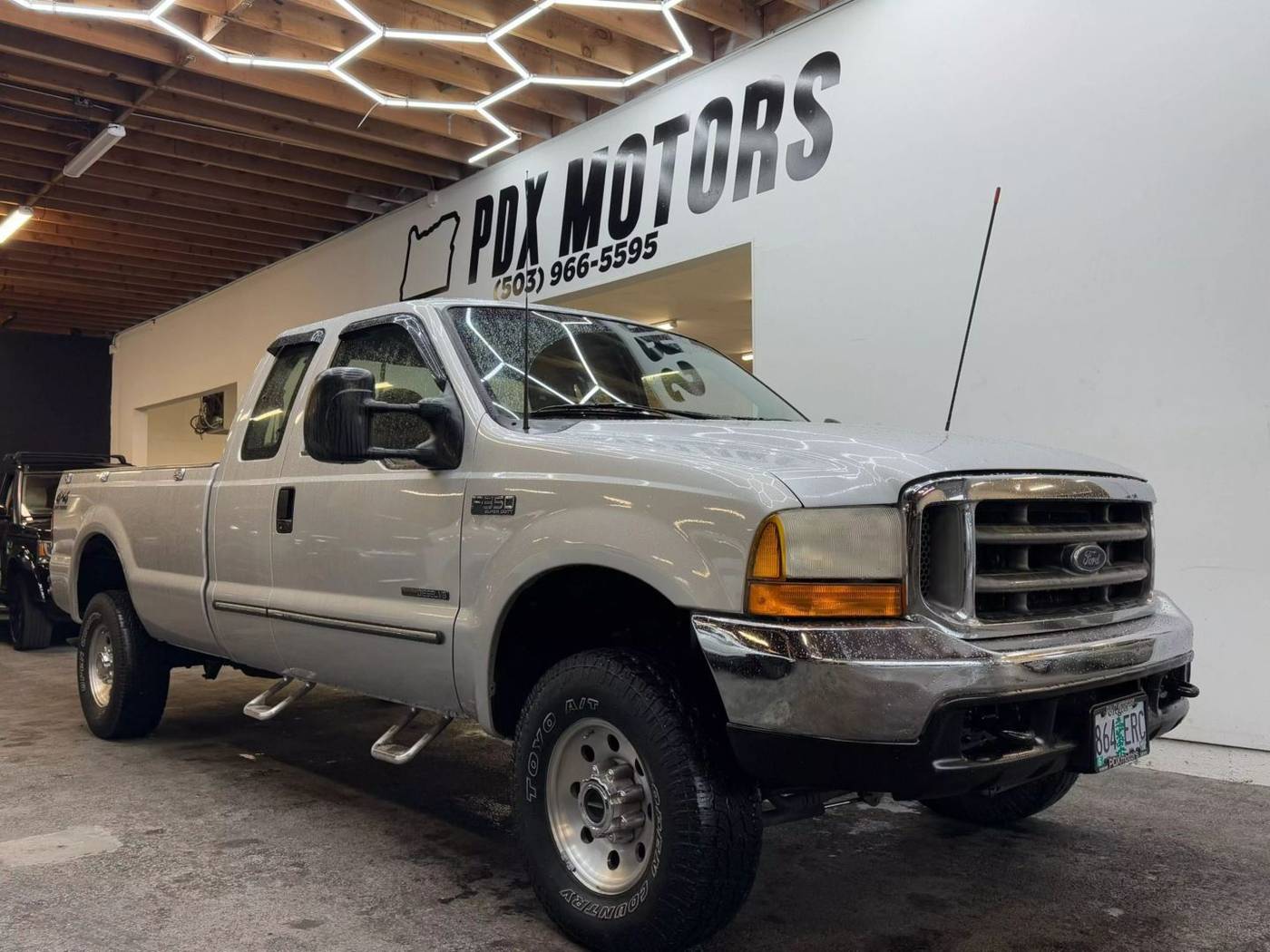 2000 Ford Super Duty F-350 XL — Pickup Truck — 135,568 mi — Portland, OR