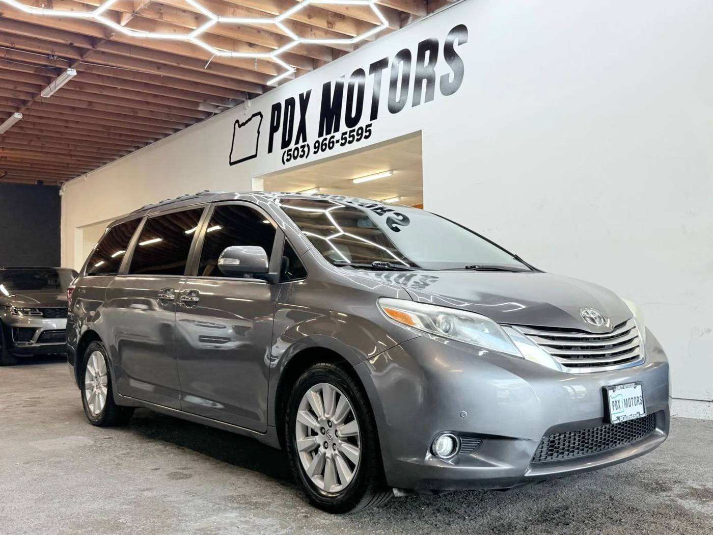 2017 Toyota Sienna Limited Premium — Minivan — 84,620 mi — Portland, OR