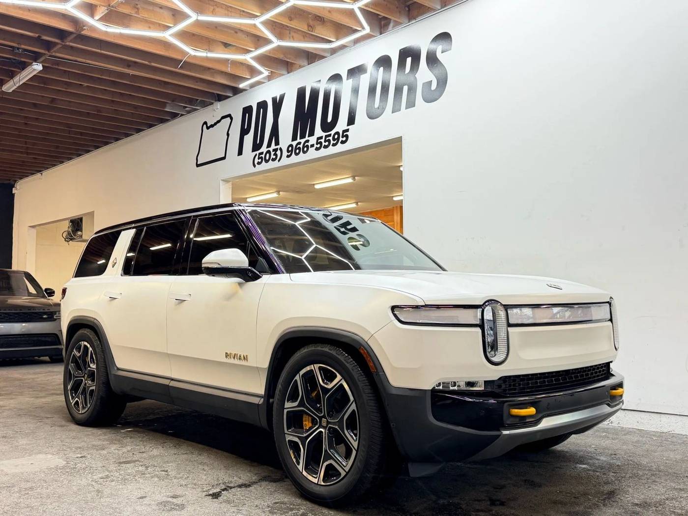 2023 Rivian R1S Adventure