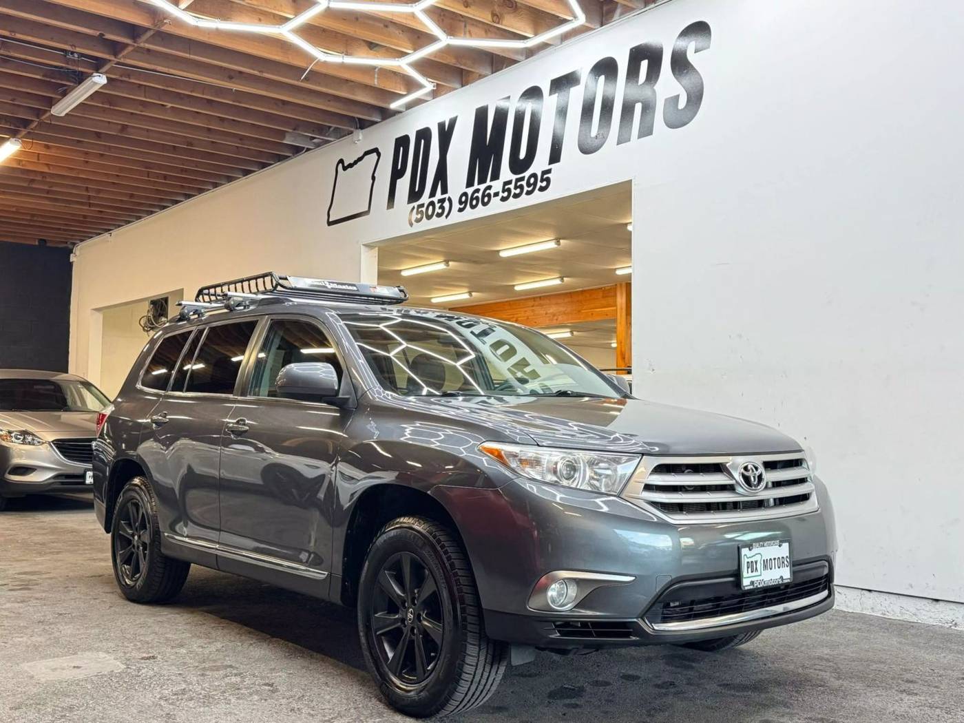 2012 Toyota Highlander SE V6 — SUV — 122,499 mi — Portland, OR