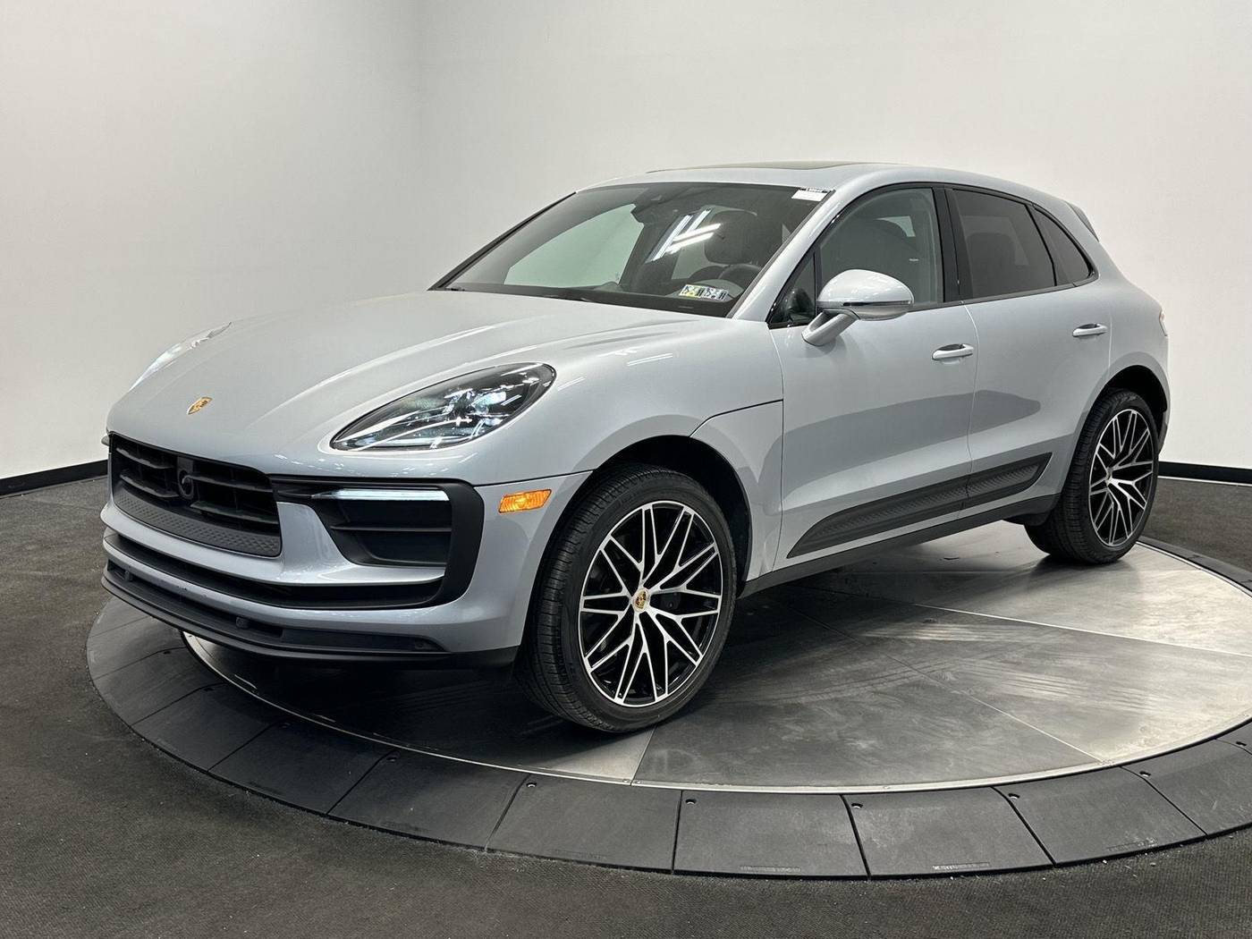 2025 Porsche Macan T — SUV — 6,073 mi — Allentown, PA