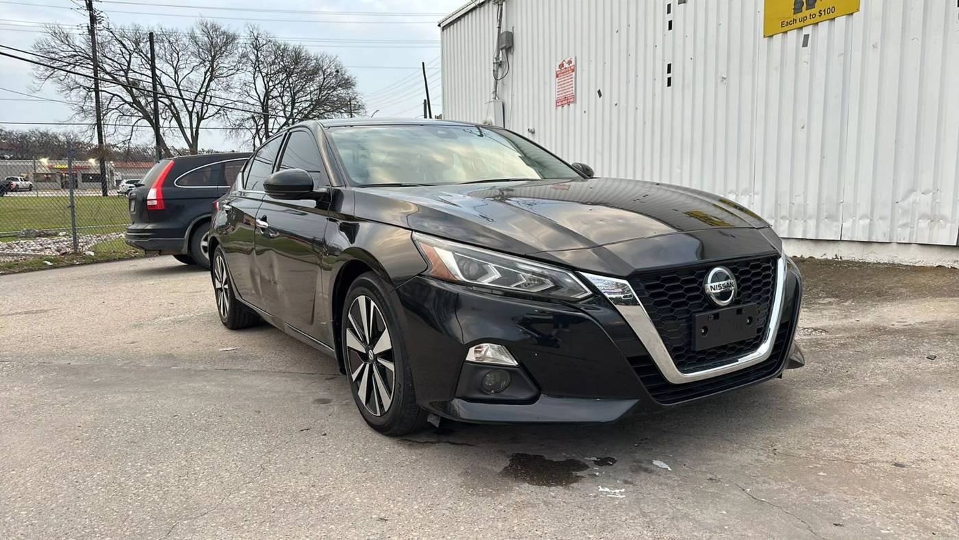 2020 Nissan Altima SV — Sedan — 105,847 mi — Denton, TX