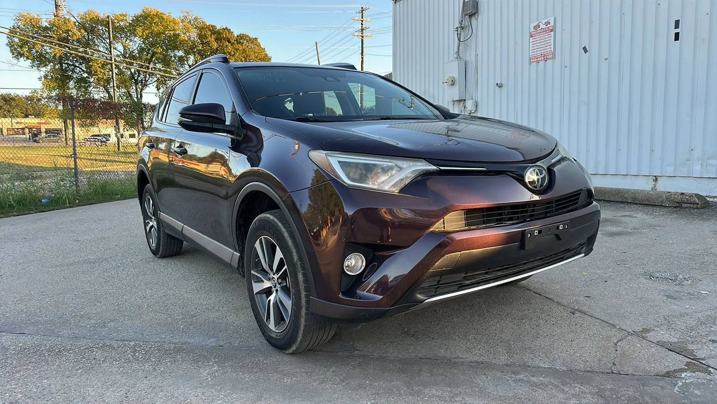 2018 Toyota RAV4 XLE — SUV — 42,607 mi — Denton, TX