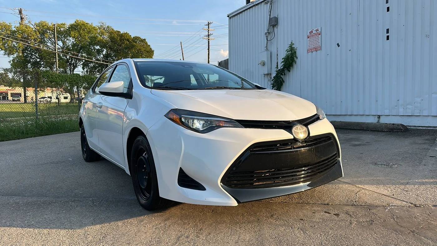 2019 Toyota Corolla LE — Sedan — 92,216 mi — Denton, TX