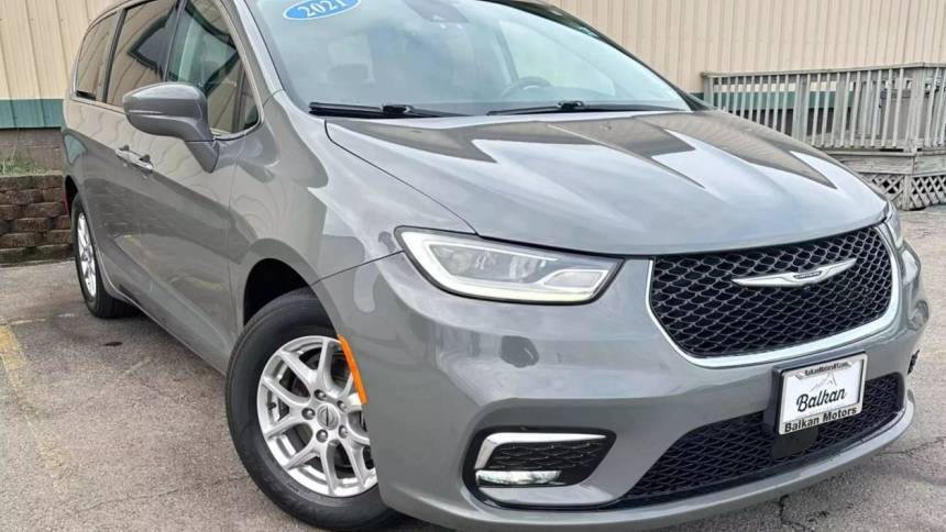 2021 Chrysler Pacifica Touring L — Minivan — 46,825 mi — East Rochester, NY