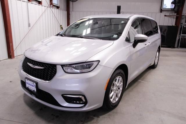2023 Chrysler Pacifica Touring L — Minivan — 58,426 mi — Scotia, NY