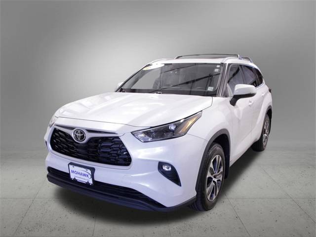 2022 Toyota Highlander XLE — SUV — 9,495 mi — Scotia, NY