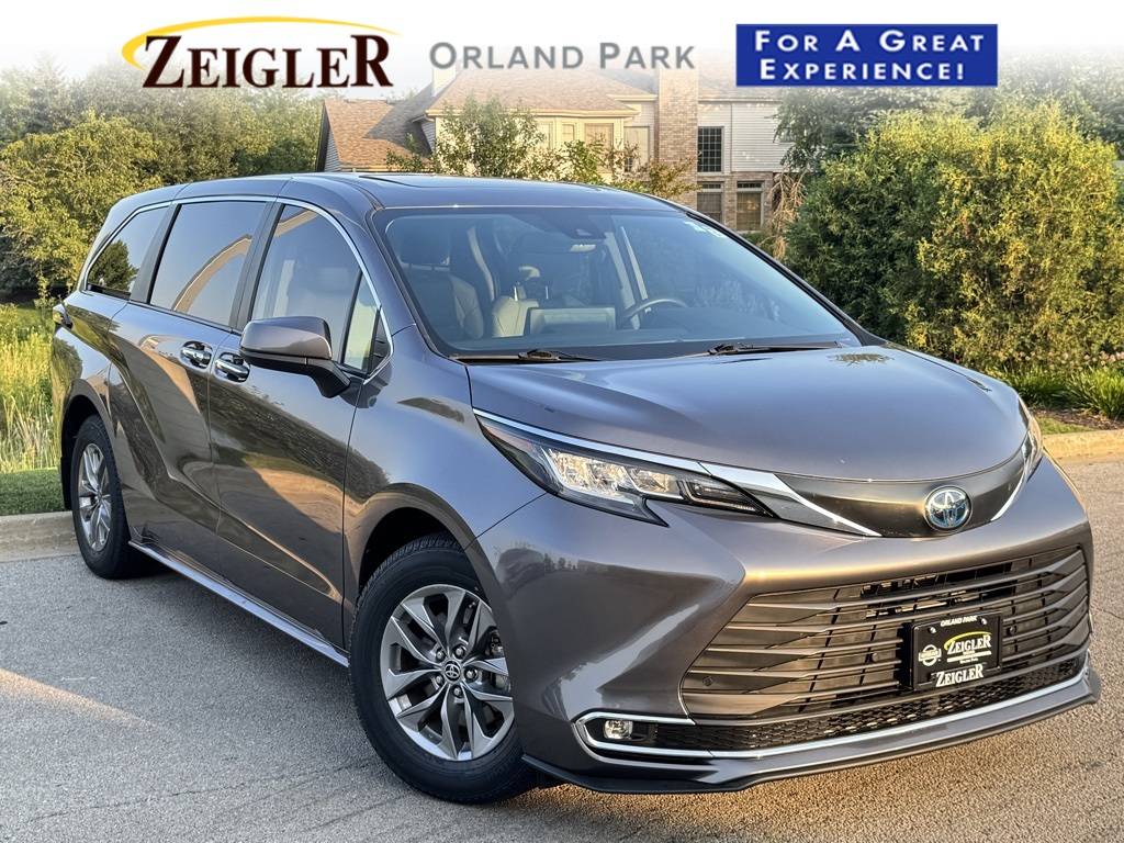 2023 Toyota Sienna XLE — Minivan — 26,352 mi — Orland Park, IL