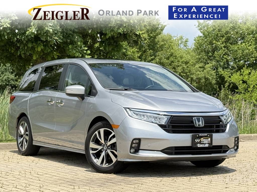2022 Honda Odyssey Touring — Minivan — 25,089 mi — Orland Park, IL