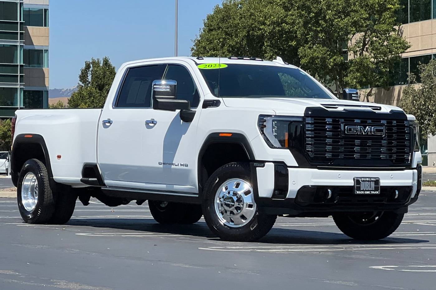 2025 GMC Sierra 3500HD Denali Ultimate — Pickup Truck — 8,050 mi — Dublin, CA