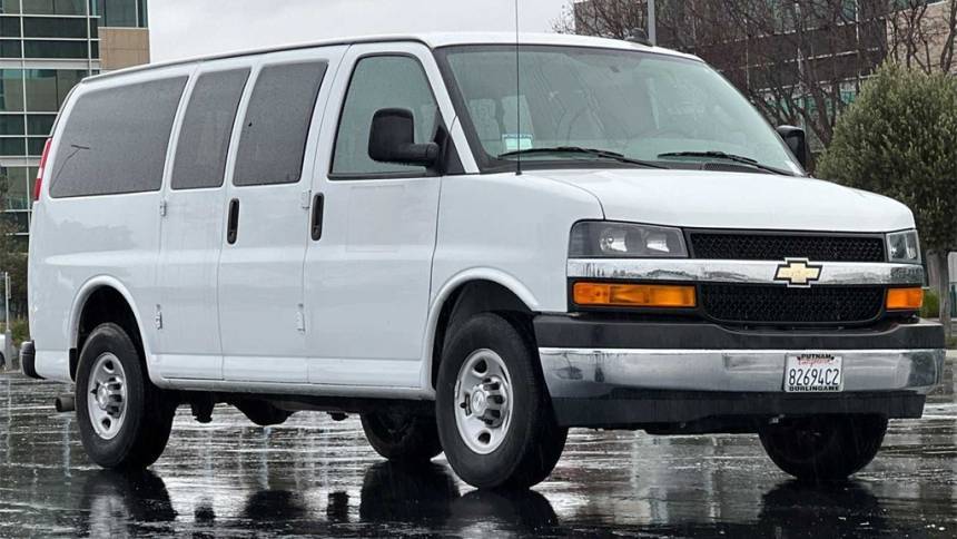 2017 Chevrolet Express Passenger LT — Passenger Van — 4,296 mi — Dublin, CA