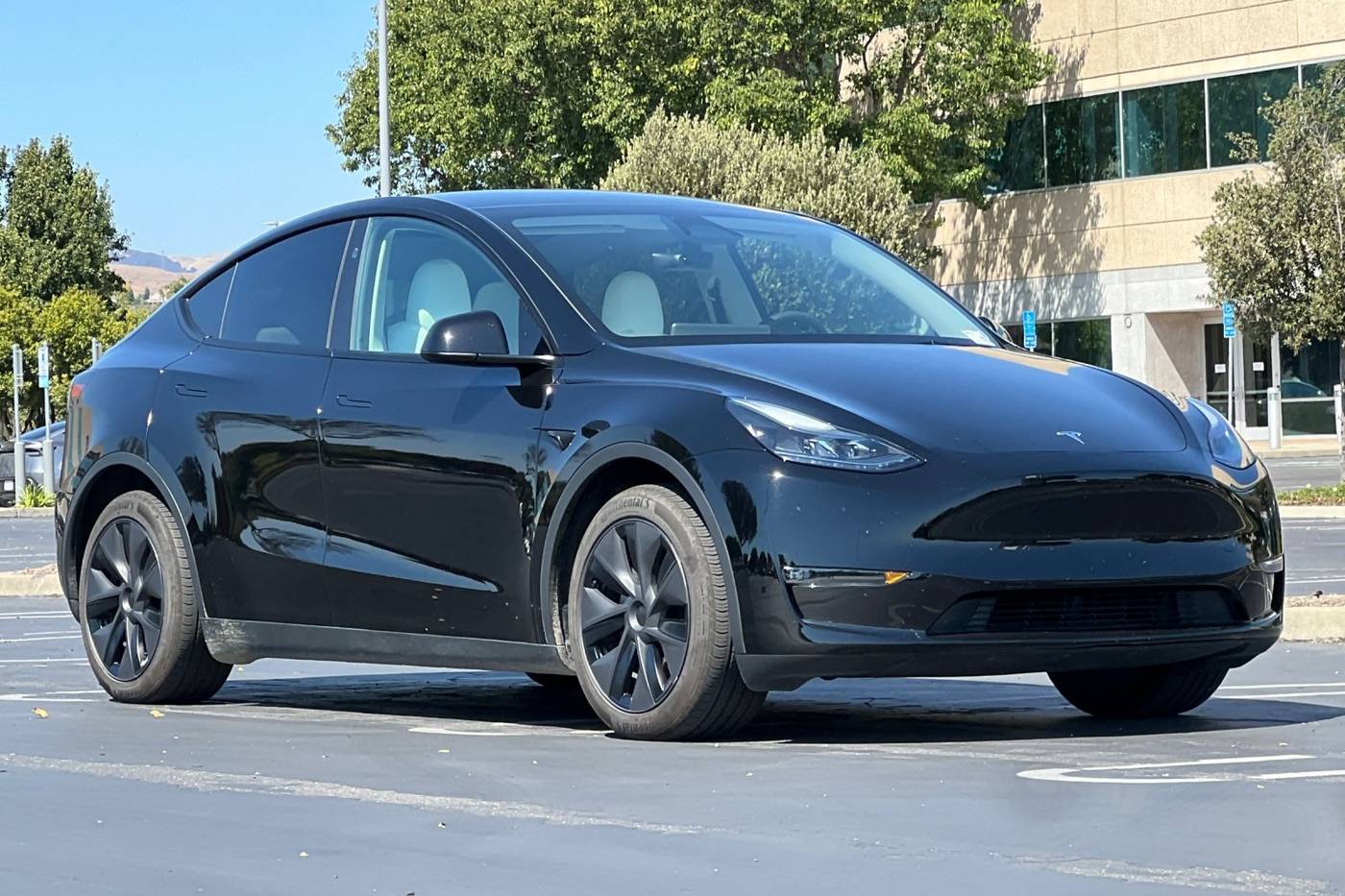 2025 Tesla Model Y Long Range — SUV — 14,021 mi — Dublin, CA
