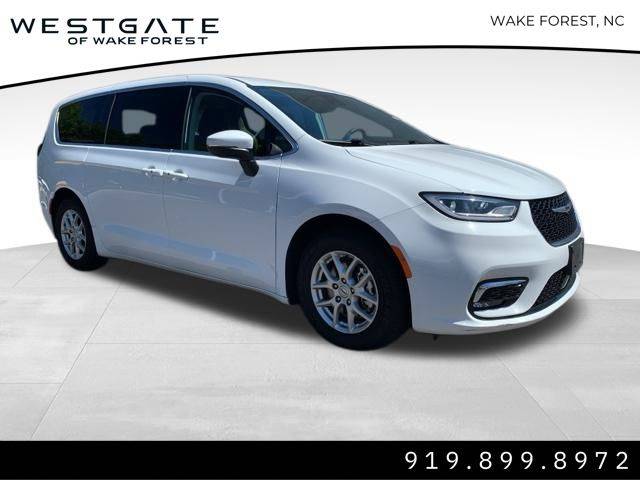2023 Chrysler Pacifica Touring L — Minivan — 59,622 mi — Wake Forest, NC