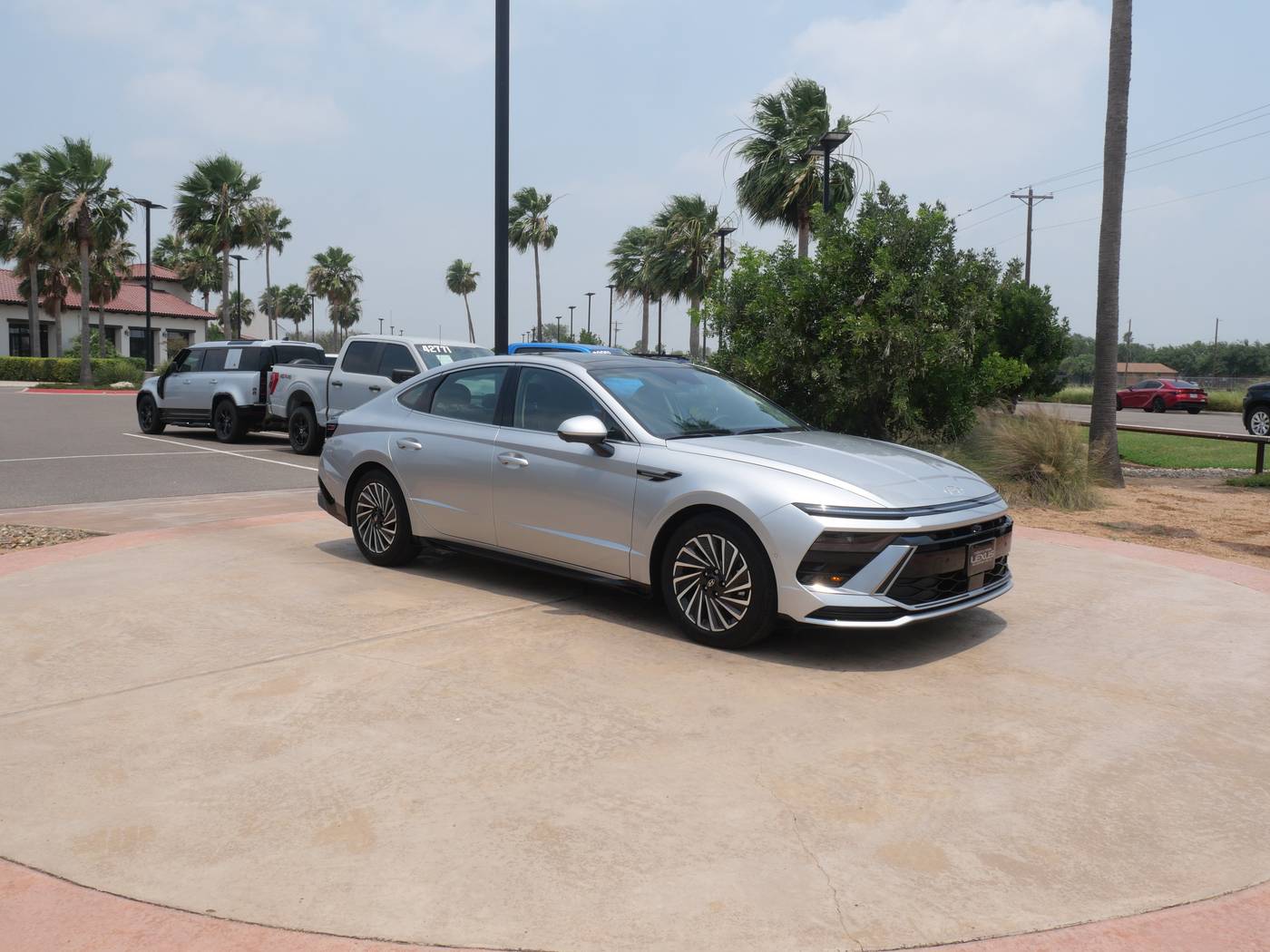 2025 Hyundai Sonata Hybrid Limited — Sedan — 3,500 mi — San Juan, TX
