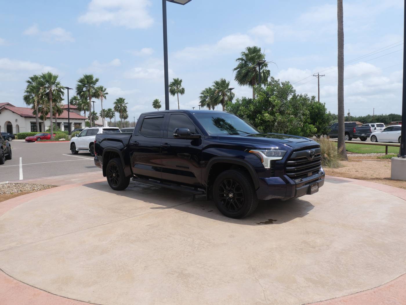 2025 Toyota Tundra Limited — Pickup Truck — 9,574 mi — San Juan, TX