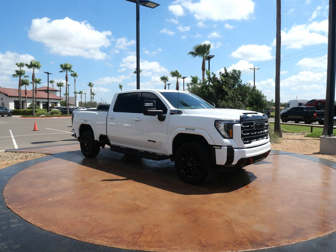 2025 GMC Sierra 2500HD AT4 — Pickup Truck — 3,715 mi — San Juan, TX