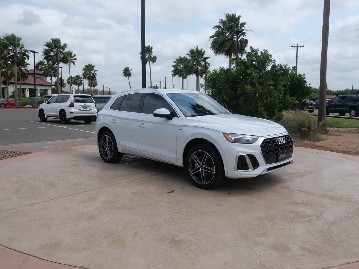 2024 Audi Q5 Plug-In Hybrid e Premium — SUV — 2,640 mi — San Juan, TX