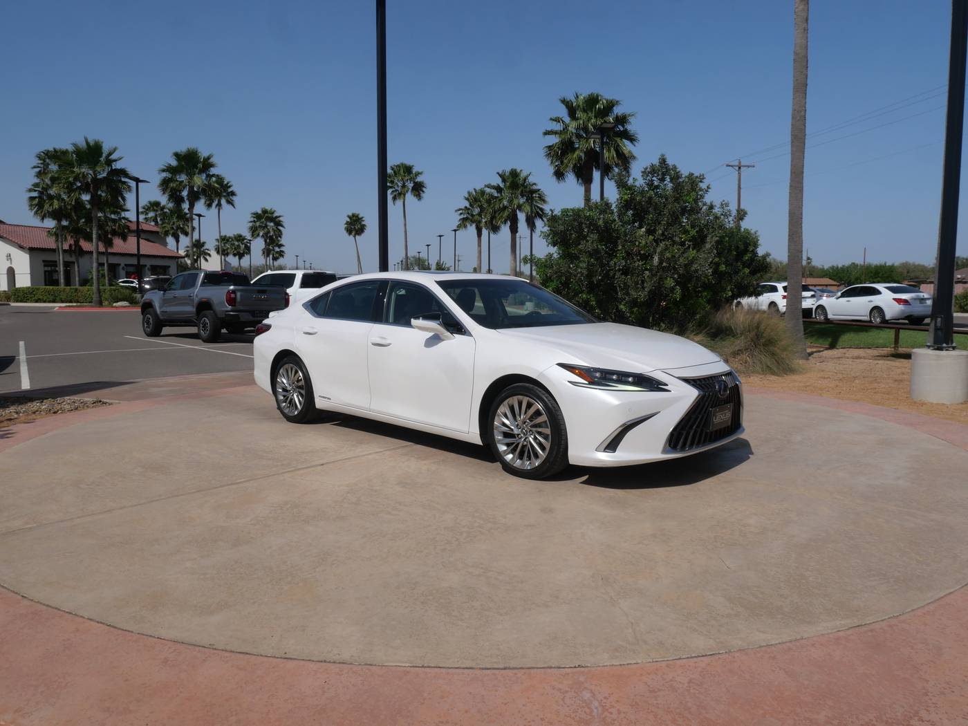 2022 Lexus ES ES 300h Ultra Luxury — Sedan — 40,536 mi — San Juan, TX